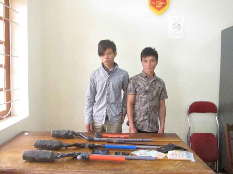 2 đối tượng và tang vật