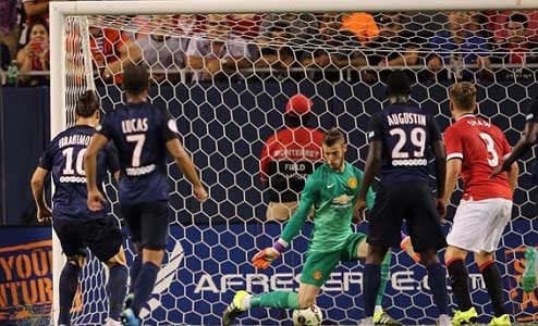 Ibra (số 10) ghi bàn thắng thứ 2 cho PSG