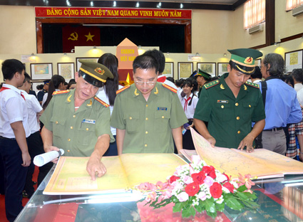 Trưng bày bằng chứng về chủ quyền của Việt Nam tại Hoàng Sa, Trường Sa