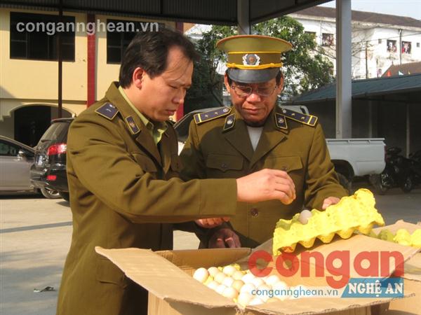 Lực lượng QLTT kiểm tra, xử lý hàng hóa vi phạm VSATTP