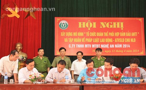 Công an TP Vinh phối hợp với Công ty MTV Môi trường đô thị Vinh xây dựng mô hình “Tổ chức, đoàn thể phối hợp đảm bảo ANTT”