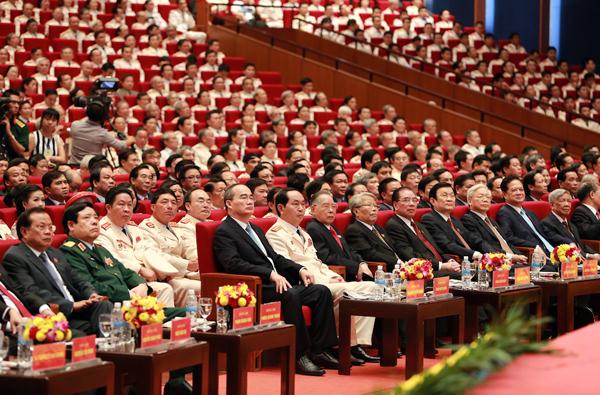 Các đại biểu dự lễ kỷ niệm.