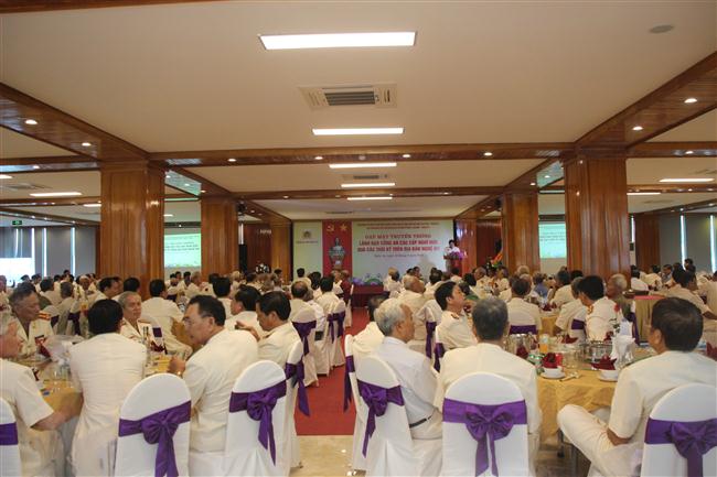 Tại cuộc gặp mặt