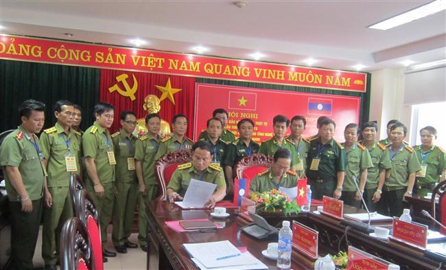 Công an hai tỉnh ký biên bản ghi nhớ