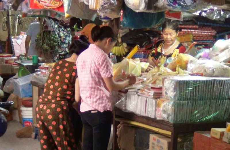 Vàng mã là mặt hàng bán chạy nhất dịp rằm tháng 7