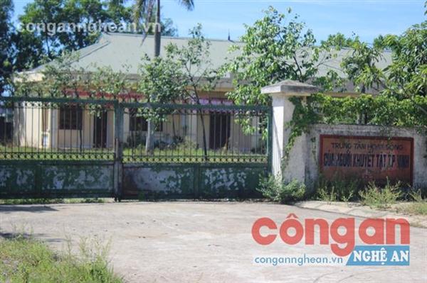 Trung tâm hoạt động của người khuyết tật TP Vinh                                          đã bỏ hoang từ nhiều năm nay