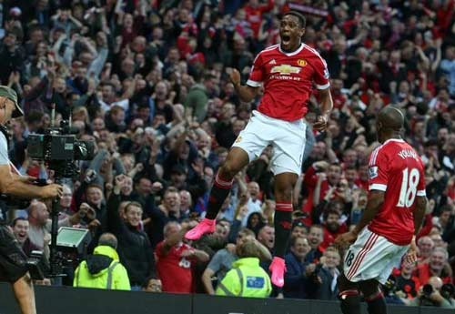 Anthony Martial có bàn thắng đầu tiên trong màu áo MU
