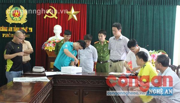 Phòng Cảnh sát ĐTTP về Ma tuý phối hợp với các lực lượng tổ chức giám định số ma tuý thu được trong một chuyên án