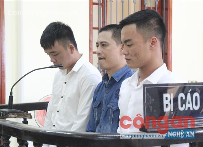 Các bị cáo tại phiên tòa