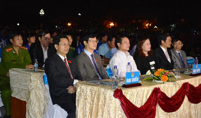 Lãnh đạo tỉnh tham gia dạ hội
