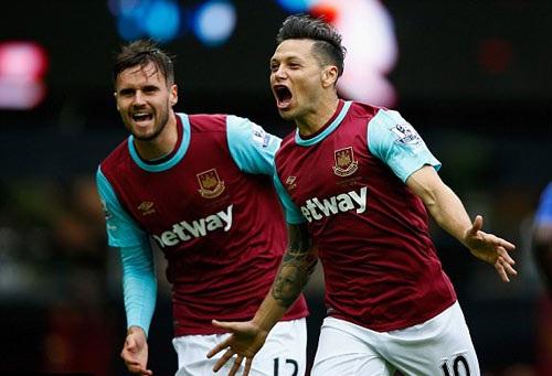 West Ham hạ gục Chelsea