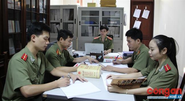 Đội Pháp chế, Phòng Tham mưu Công an tỉnh triển khai kế hoạch công tác tháng