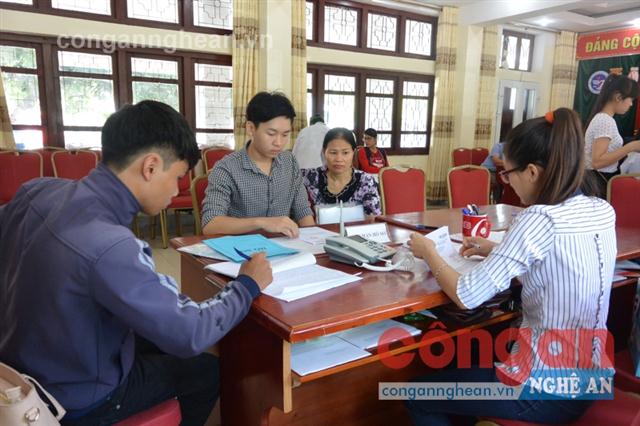 Trường Đại học Vinh đang tính toán điều chỉnh mức thu học phí phù hợp           để không ảnh hưởng lớn đến việc học tập của sinh viên
