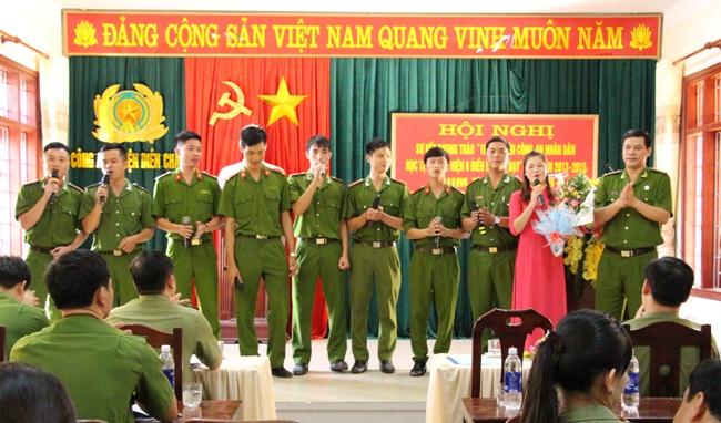 Văn nghệ chào mừng hội nghị