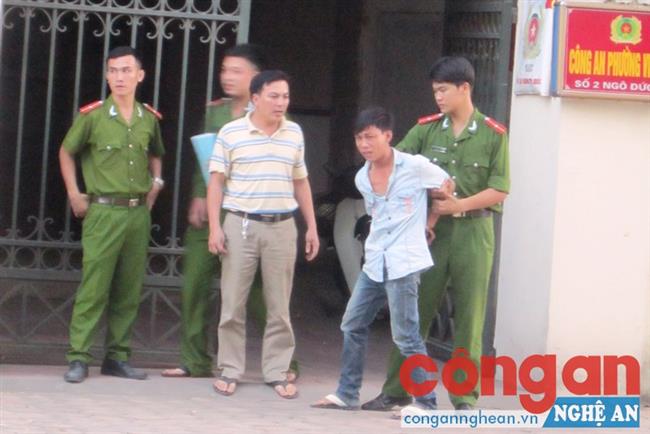 Dẫn giải đối tượng Tiến về Công an TP Vinh
