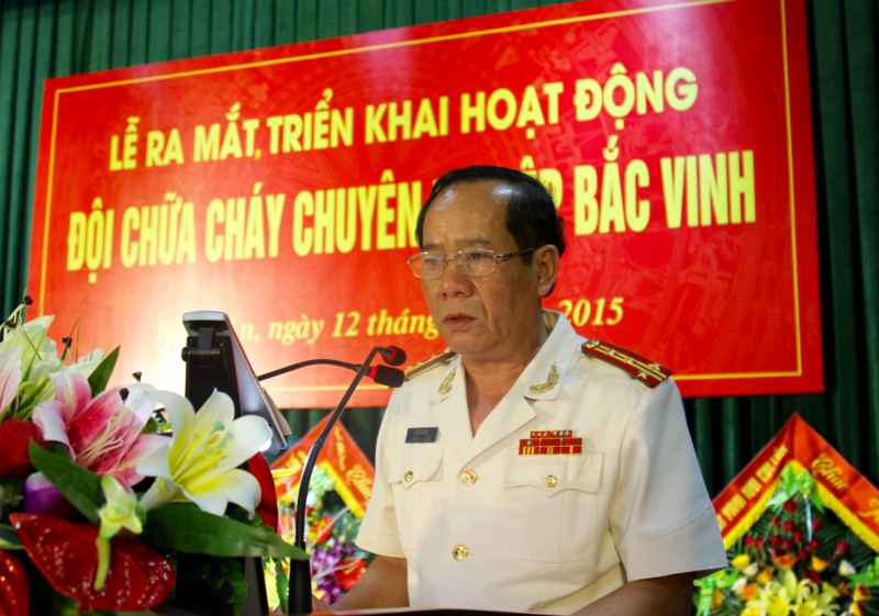 Đồng chí Đại tá Hồ Sỹ Tuấn phát biểu tại buổi lễ