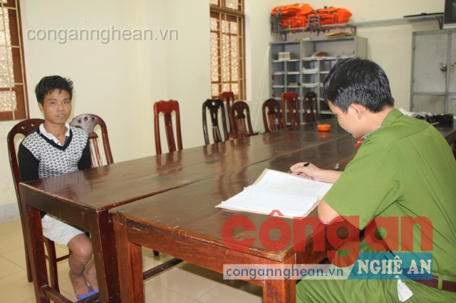 Đối tượng Hoàng Văn Sỹ  tại Cơ quan Công an