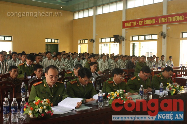Các đại biểu tham gia hội nghị