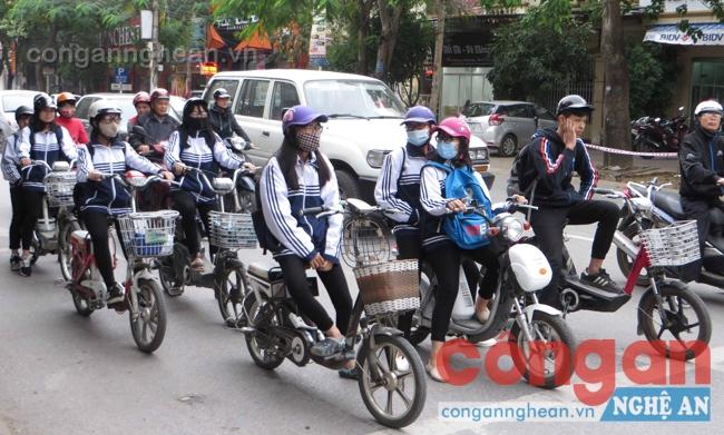 Từ 6/12/2015, sẽ thực hiện đăng ký và cấp biển số xe                                                       cho xe môtô điện, xe máy điện