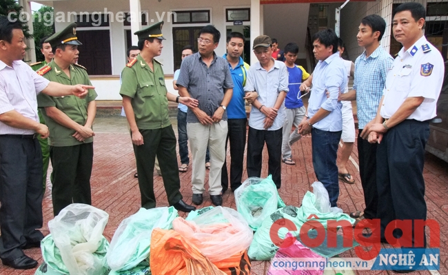 Lãnh đạo Công an tỉnh trực tiếp xuống hiện trường chỉ đạo công tác điều tra vụ vận chuyển hơn 300 kg thuốc nổ