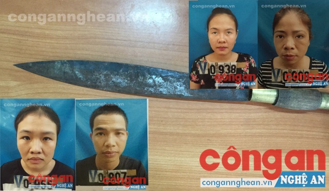 Các đối tượng trong vụ việc và con dao thu giữ trong người Cường