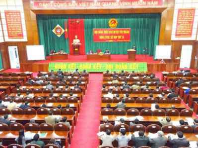 Tại kì họp