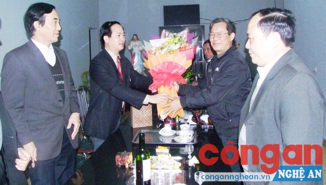 Đại tá Lê Văn Sao gửi lời chúc an lành, hạnh phúc tới bà con giáo dân và chức sắc tôn giáo nhân dịp Giáng sinh 2015