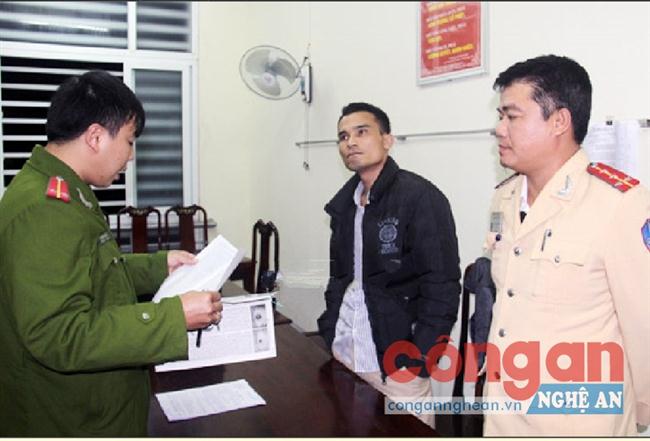 Đối tượng Lê Văn Hồng tại cơ quan Công an
