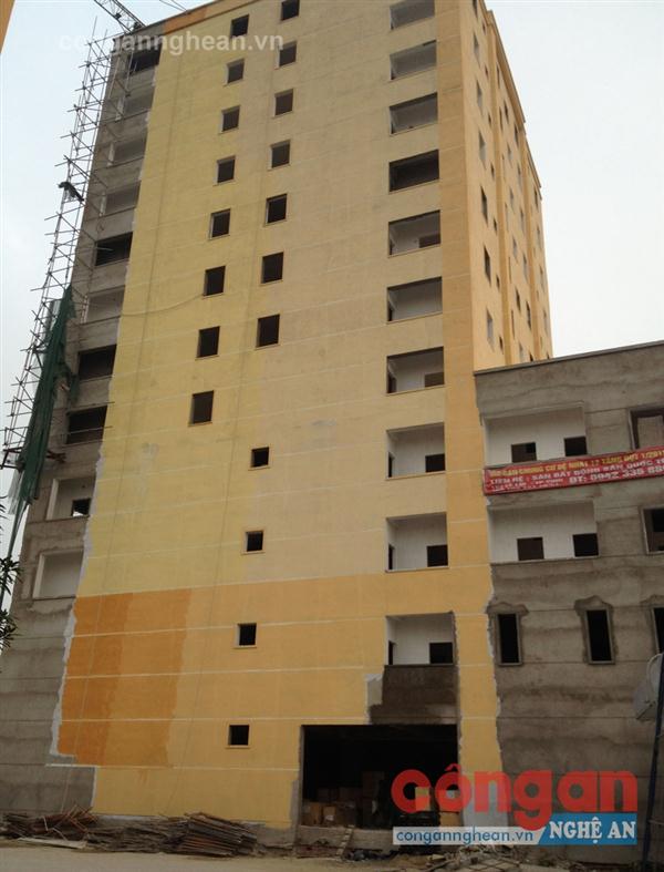 Các chung cư trên địa bàn TP Vinh đang được gấp rút                 hoàn thiện để đáp ứng nhu cầu nhà ở của người dân   