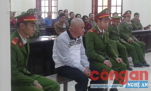 Bị cáo Phan Đình Tuấn (Tức Tuấn Lây) tại phiên tòa