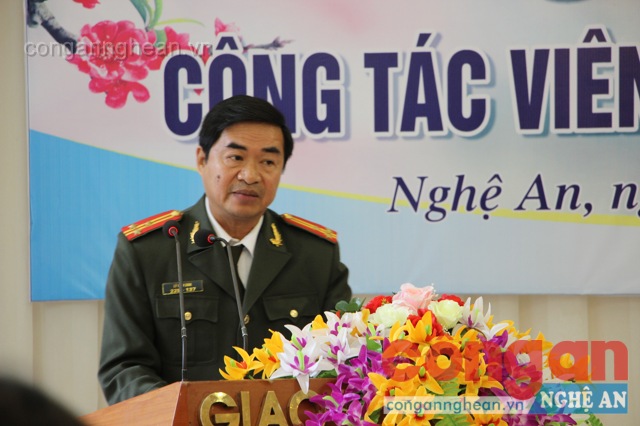 Đồng chí Thượng tá Lý Vĩnh Sinh - Phó TBT báo cáo  hoạt động báo CANA năm 2015 và triển khai một số nhiệm vụ năm 2016