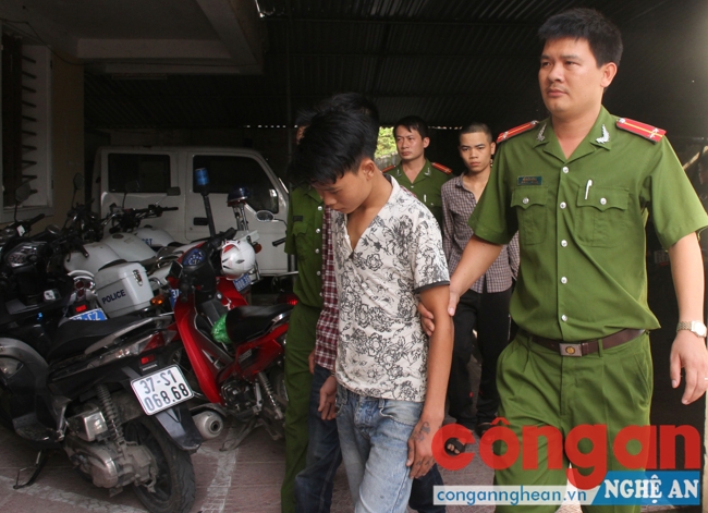 Đội Cảnh sát ĐTTP về Hình sự - Kinh tế - Ma túy Công an TX Cửa Lò bắt giữ một số đối tượng phạm pháp