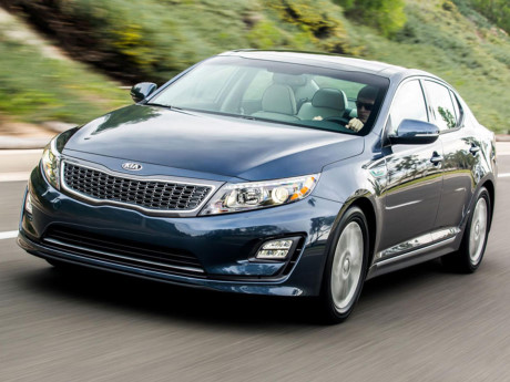 7. Kia Optima Hybird 2015 (25.990 USD - tương đương 581,79 triệu đồng).