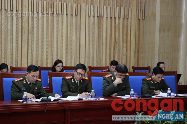 Đại biểu các phòng nghiệp vụ Công an tỉnh tham dự hội nghị