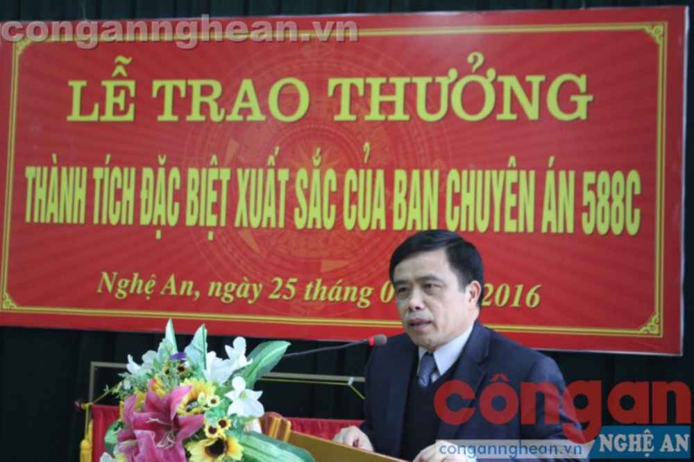Phó Chủ tịch đánh giá cao tinh thần đấu tranh tội phạm của Công an Nghệ An 