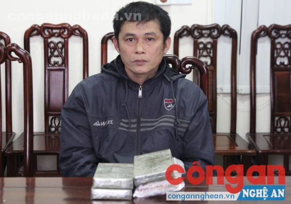 Đối tượng Nông Văn Cường cùng tang vật