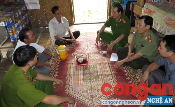 Việc phát huy vai trò của già làng, trưởng bản trong đấu tranh PCTP ở cơ sở được chú trọng thực hiện