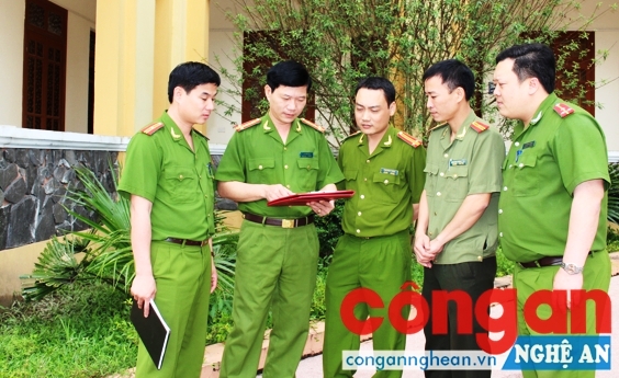 Lãnh đạo Công an huyện trao đổi, triển khai kế hoạch đảm bảo ANTT trên địa bàn