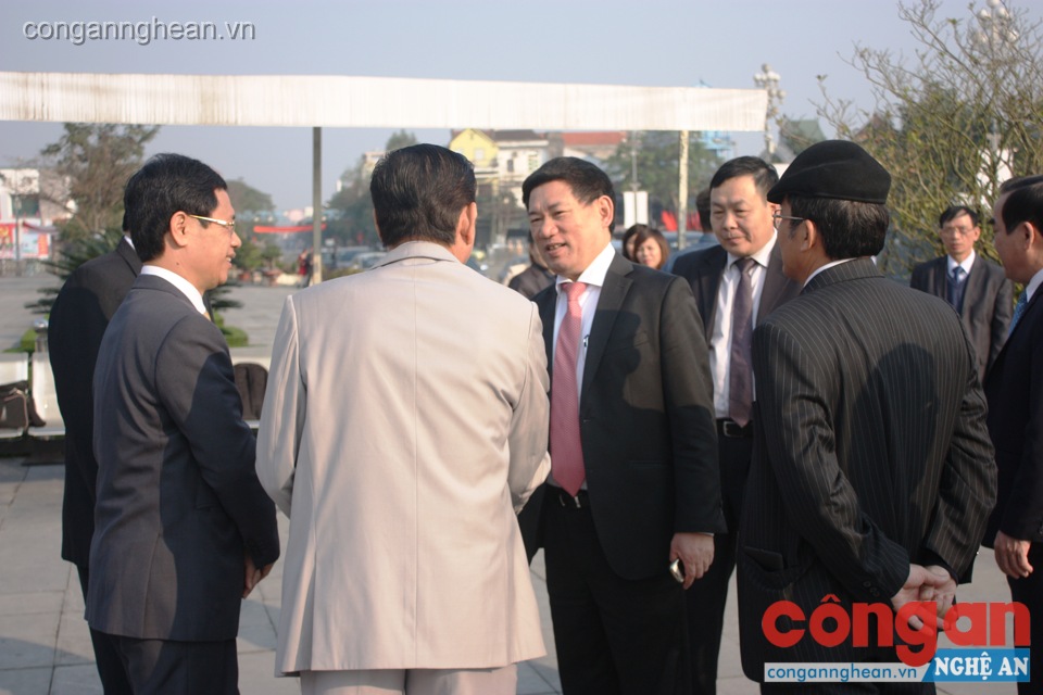 Lãnh đạo tỉnh Nghệ An chào đón các đại biểu lãnh đạo TW con em Nghệ An trong nước và kiều bào về gặp mặt Xuân Bính Thân