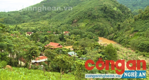 Một góc bản làng của người Ơ đu ở xã Nga My, huyện Tương Dương