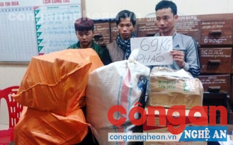 3 đối tượng mua bán pháo bị bắt giữ