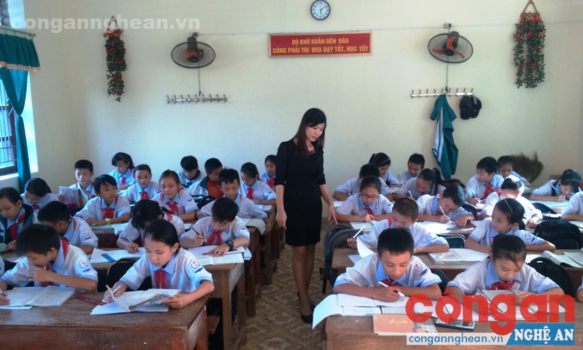 Cô giáo Lê Thị Anh Đào luôn hết lòng vì học sinh