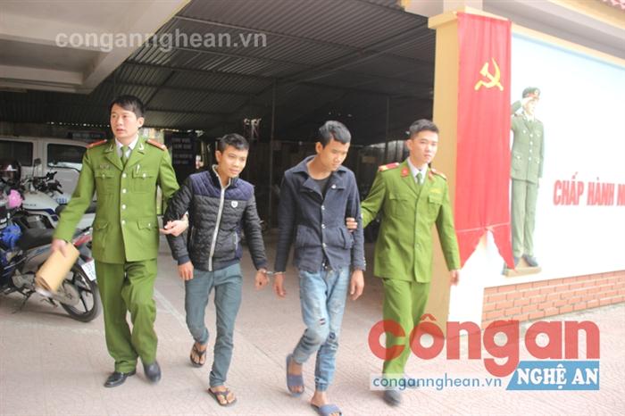 Công an TX Cửa Lò phá Chuyên án 216G,                                                 bắt giữ 2 đối tượng (x) cướp giật tài sản