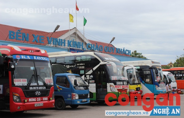 Các đơn vị vận tải hành khách chậm đưa ra lộ trình giảm giá cước