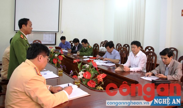 Đoàn kiểm tra liên ngành làm việc tại UBND TP Vinh
