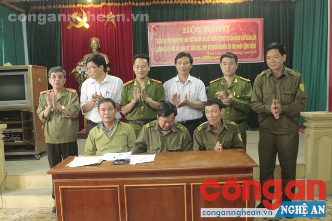 Ký cam kết xây dựng mô hình