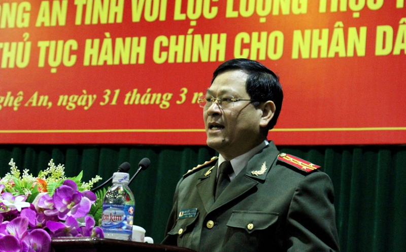Đồng chí Đại tá Nguyễn Hữu Cầu, Ủy viên BTV Tỉnh ủy, Bí thư Đảng ủy, Giám đốc Công an tỉnh phát biểu chủ trì Hội nghị.
