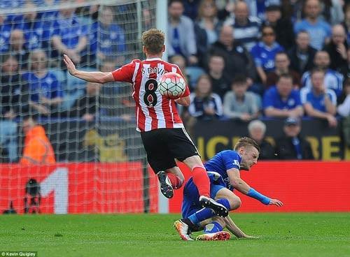Leicester tiếp tục có chiến thắng tối thiểu