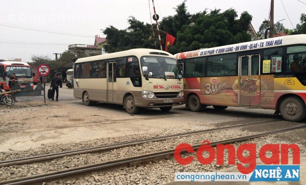  Những điểm quốc lộ giao nhau với đường sắt luôn tiềm ẩn nguy cơ tai nạn