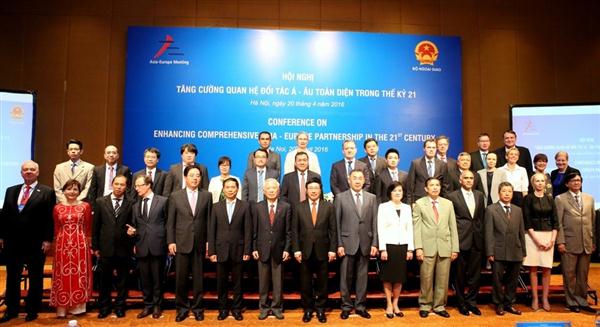 Các đại biểu dự Hội nghị “Tăng cường quan hệ đối tác Á-Âu toàn diện trong thế kỷ 21”